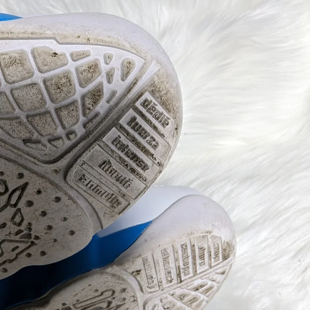 Air Jordan Men's  Style 302370-401 White Blue Size 9.5